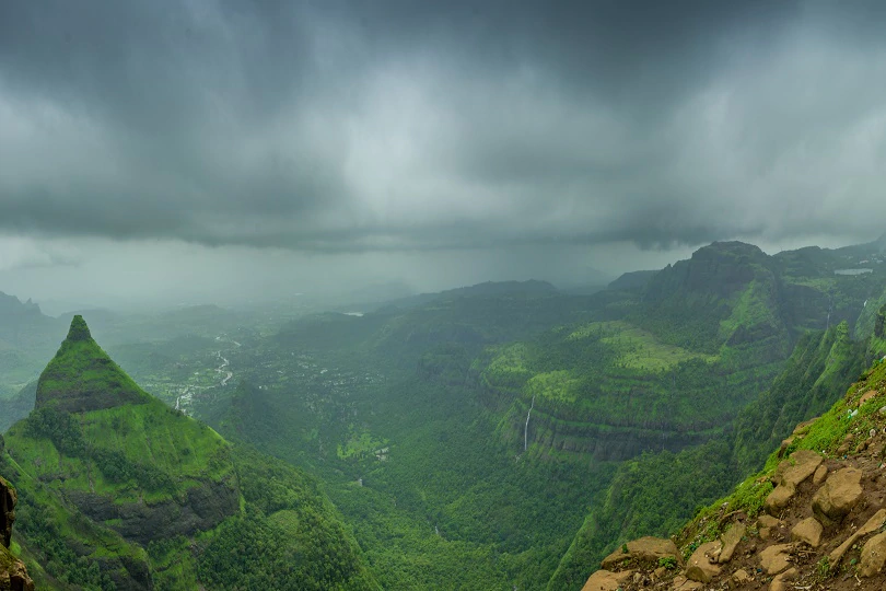 PLACES TO VISIT IN INDIA DURING MONSOON